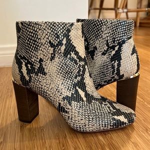POUR LA VICTOIRE Snakeskin boots size 7.5